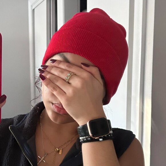 Red beanie - Picture 4 of 4